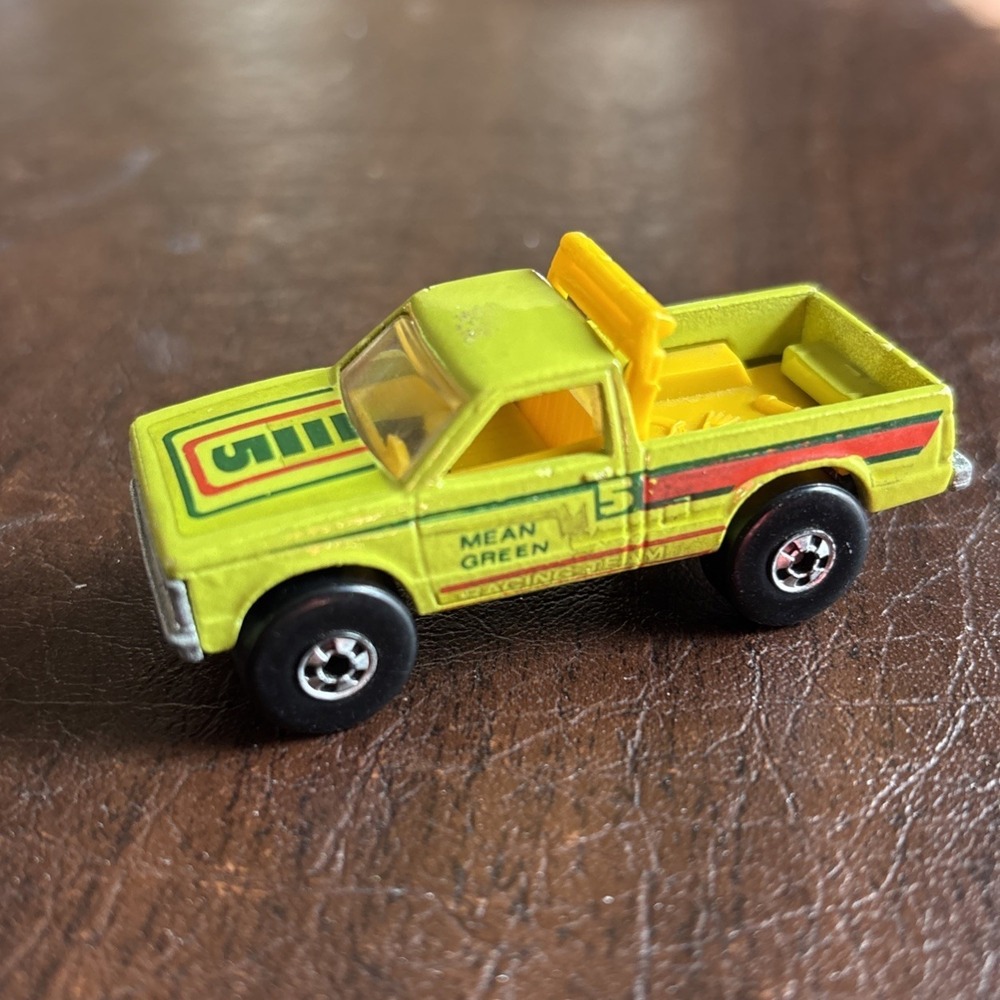 Hot Wheels 1982 Chevy S-10 Mean Green Path Beater Color Racers Pickup Truck 1/64